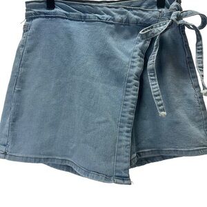 Bebe Blue Denim Wrap Shorts/skort size 8